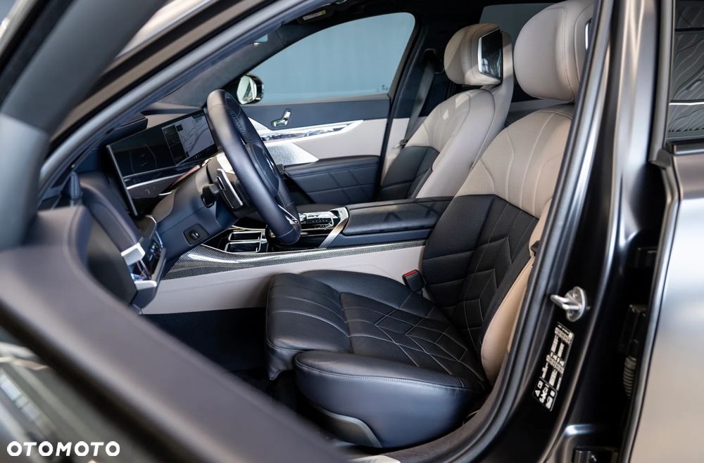 BMW Seria 7 740d xDrive sport - 22