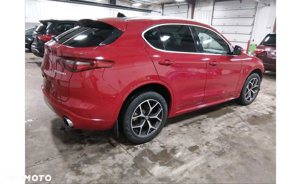 Alfa Romeo Stelvio 2.0 Turbo 16V AT8-Q4 Ti - 2