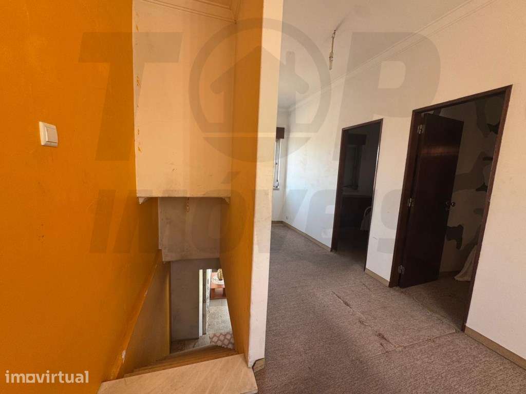 Moradia V3 + Loja com Entradas Independentes - Bucelas - 270.000€ - Grande imagem: 4/26