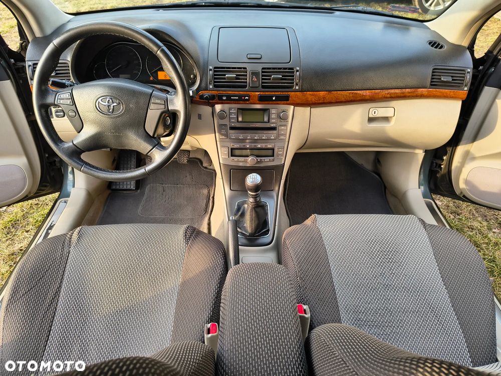 Toyota Avensis 2.0 D-4D Sol - 17