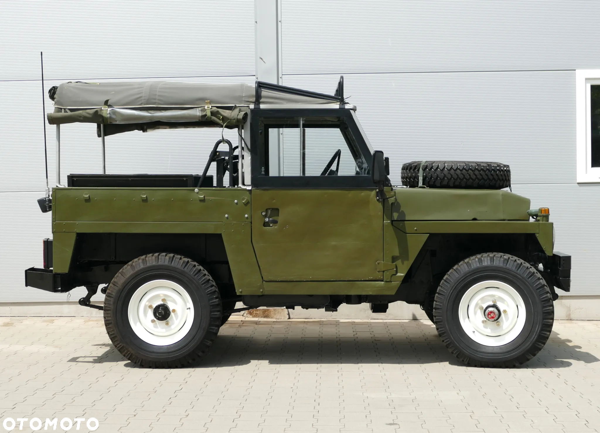 Land Rover Inny - 17