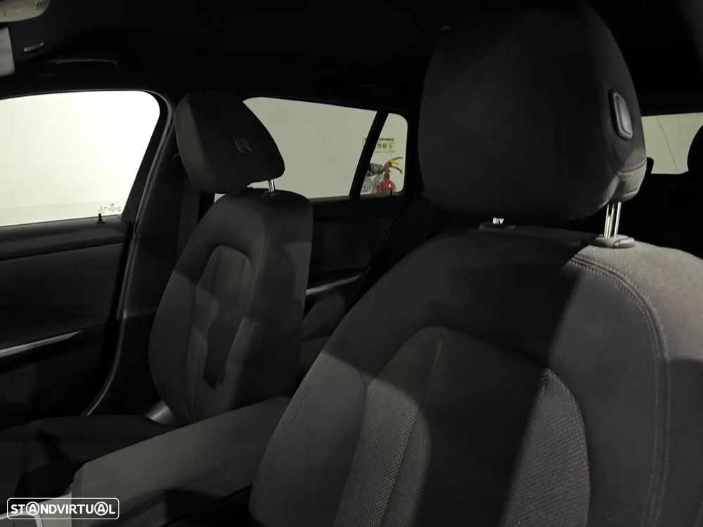 BMW 330 e Pack M Auto - 11