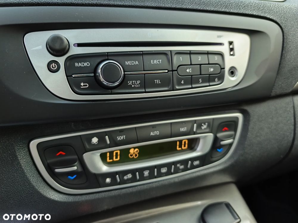 Renault Scenic - 31