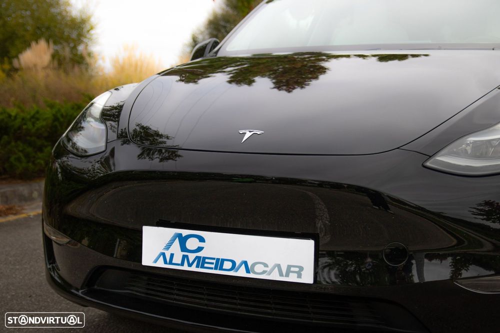 Tesla Model Y Long Range Dual Motor AWD - 6