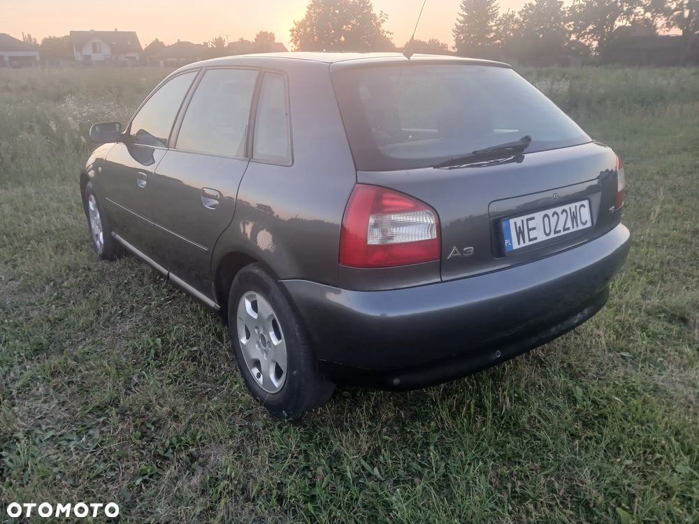 Audi A3 Sportback 1.6 Ambiente - 10