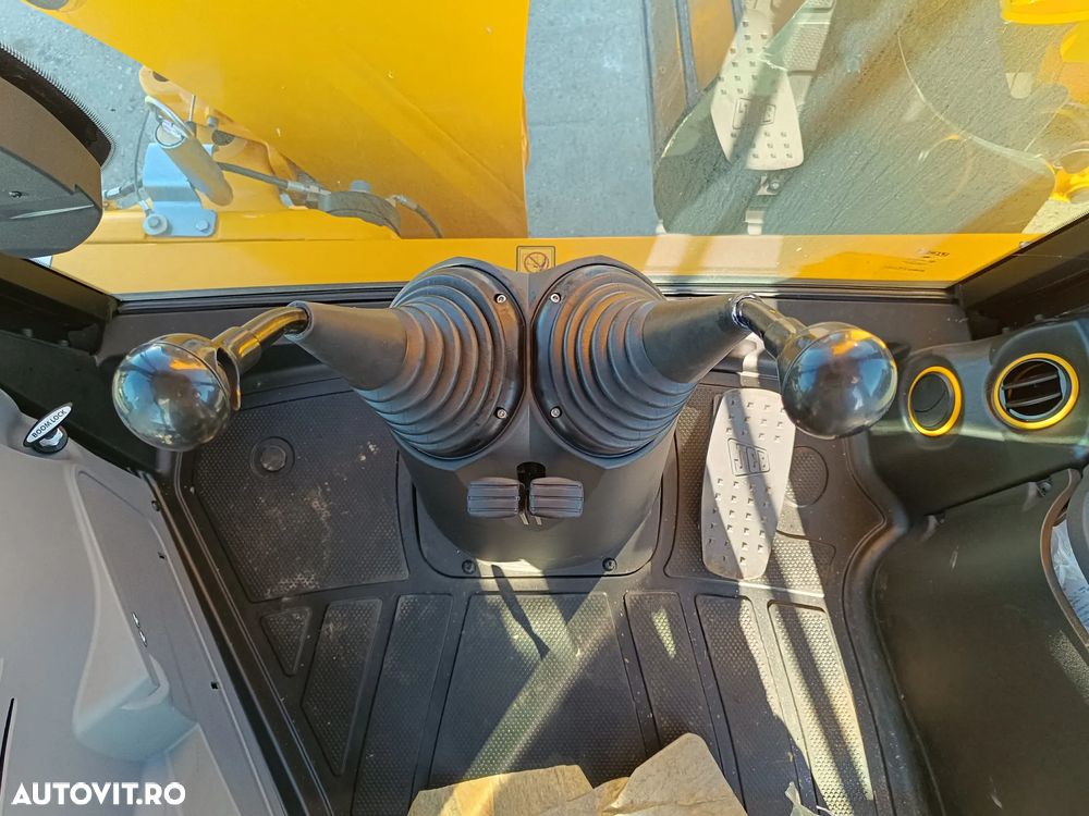 JCB 3CX - 17