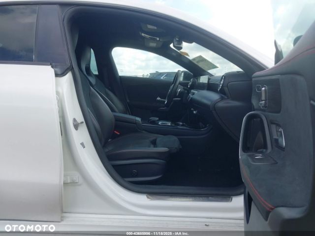 Mercedes-Benz CLA - 15