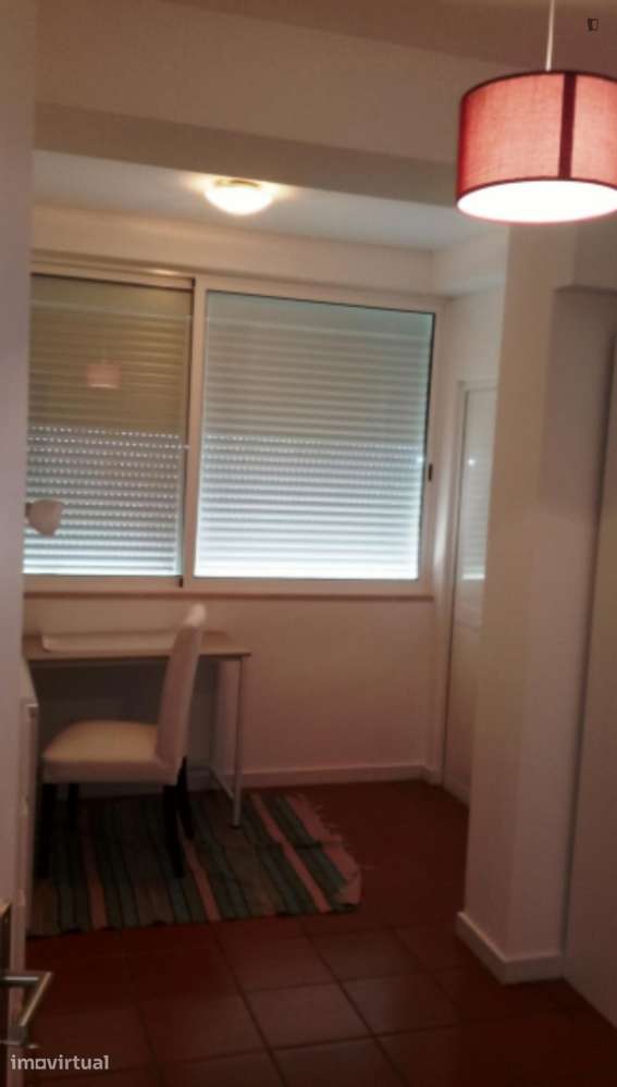 Quarto - localizado em Olaias Lisbon - Grande imagem: 4/16