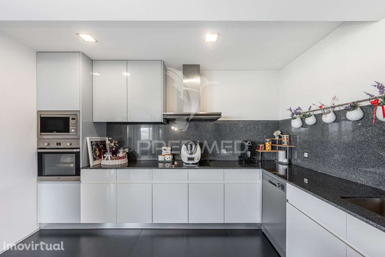 Exclusivo T3 de Prestígio em Urgezes – Luz, Sofisticação e Espaço S... - Grande imagem: 5/36