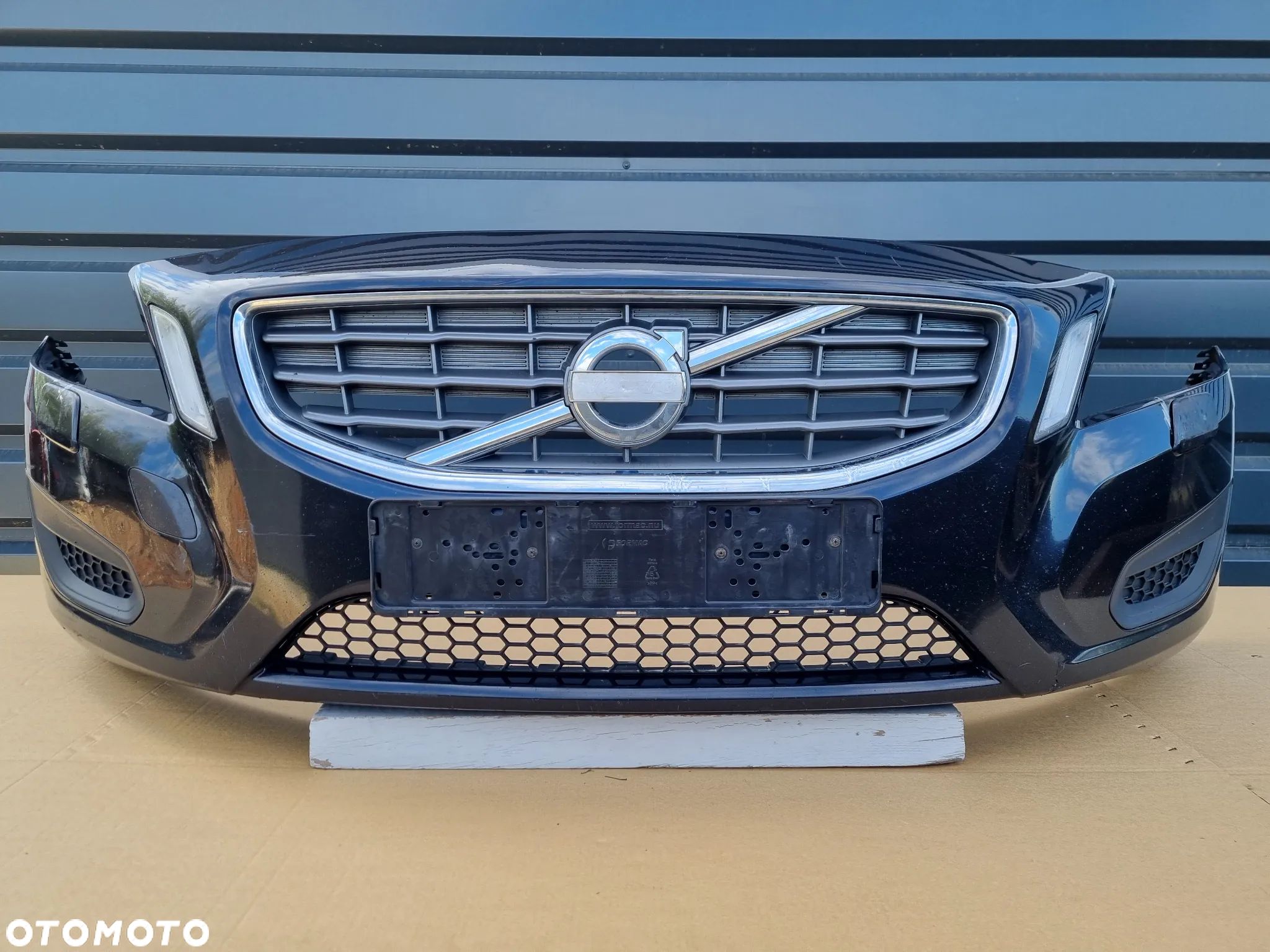 Volvo S60 II V60 2010-2013 zderzak przód oryginał ME271 - 1