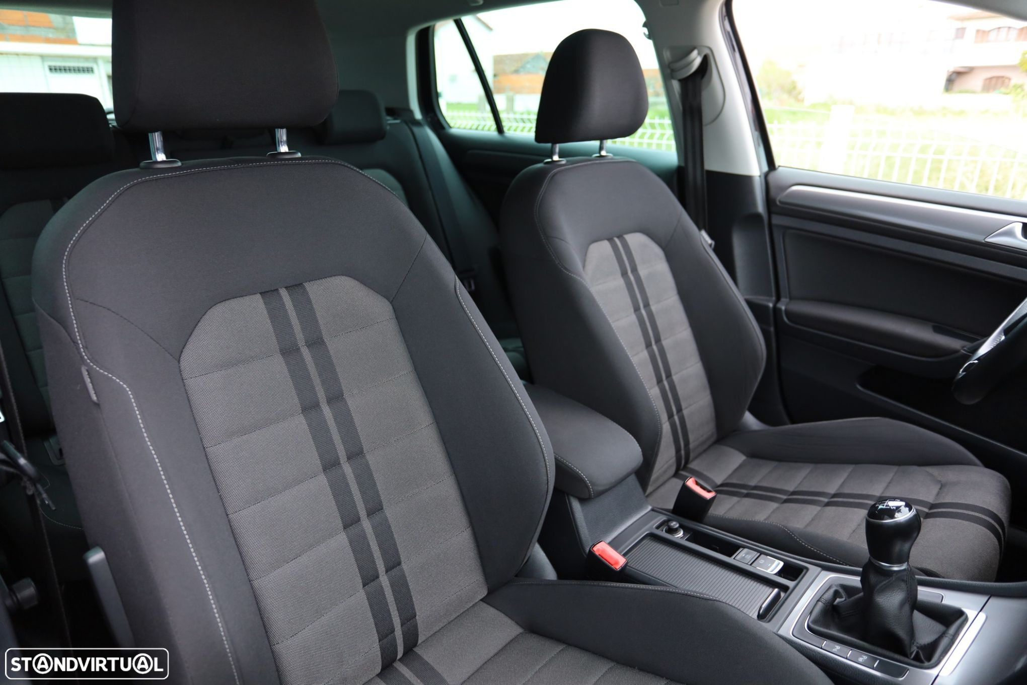 VW Golf 1.6 TDi Highline - 19