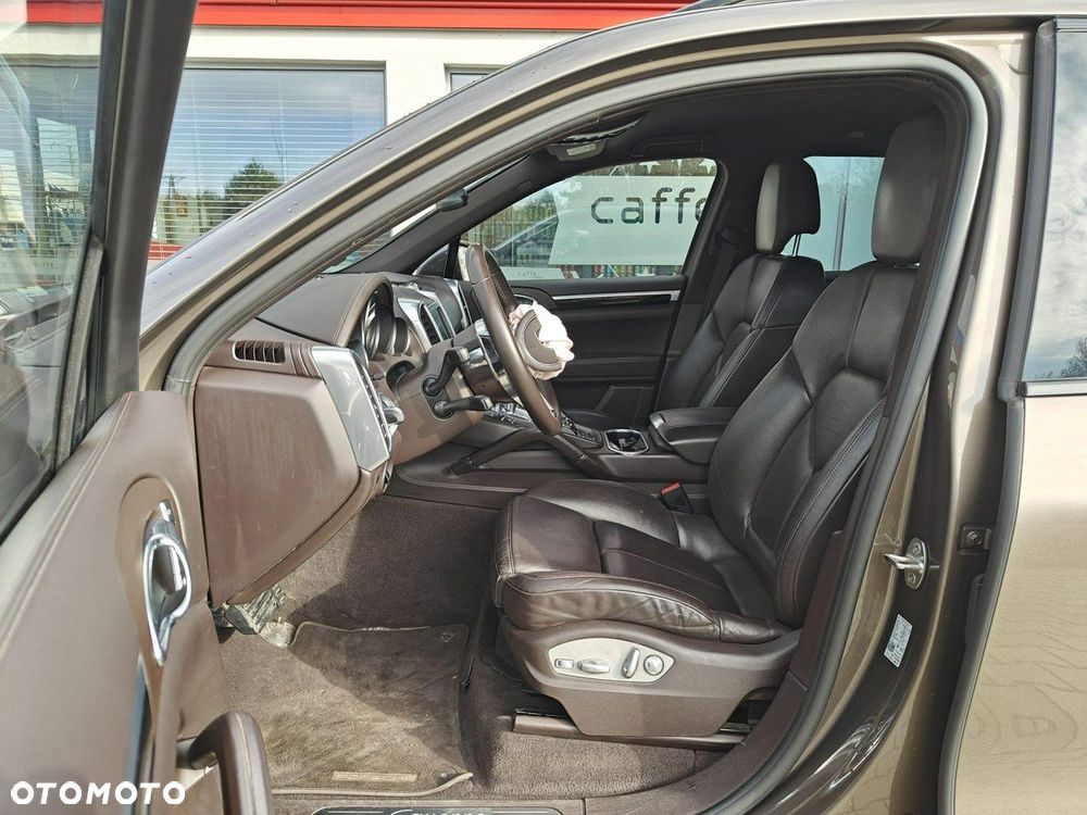 Porsche Cayenne - 13