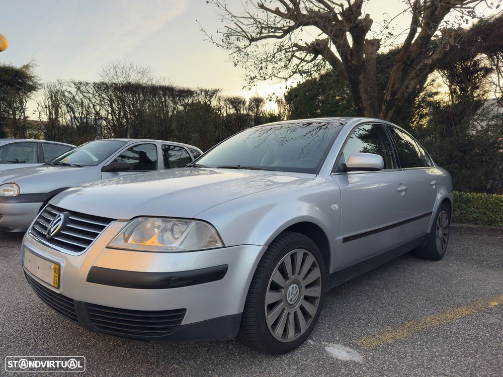 VW Passat 1.9 TDi Trendline - 4