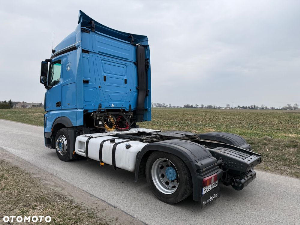 Mercedes-Benz 1845 - 8