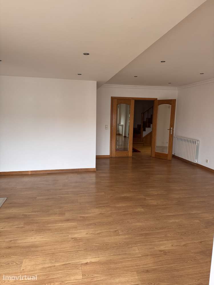 Apartamento duplex T5 - Grande imagem: 3/20