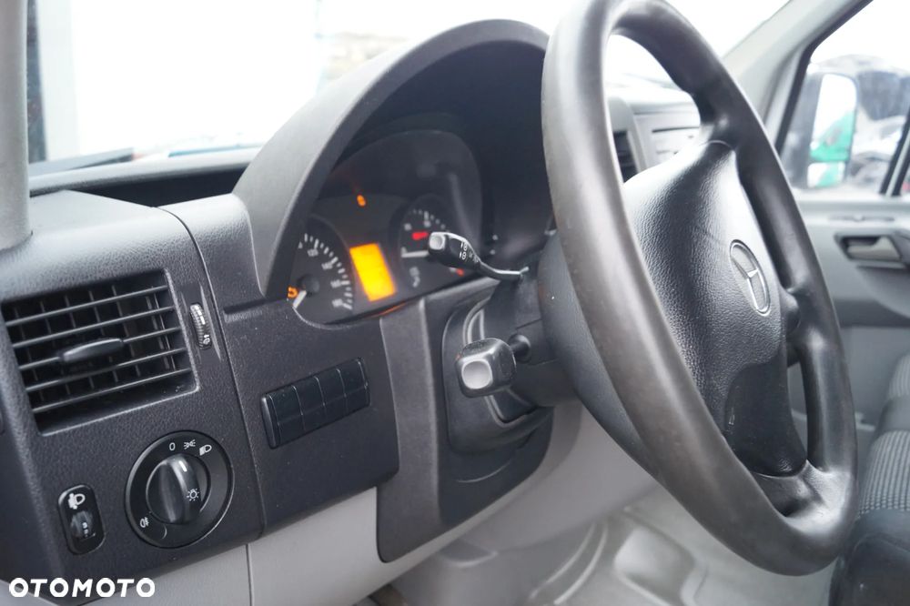 Mercedes-Benz Sprinter - 18