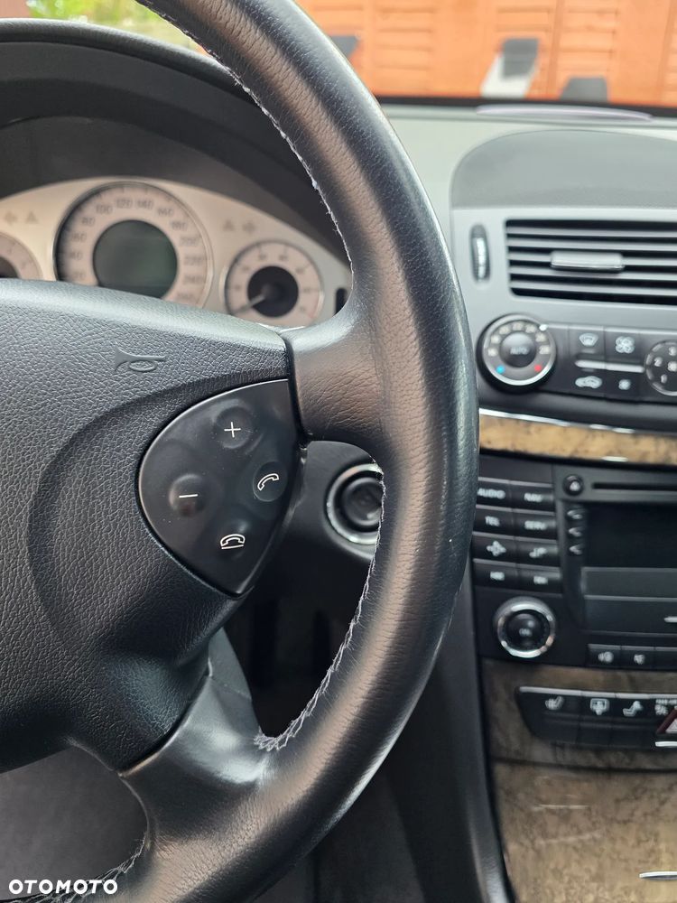 Mercedes-Benz Klasa E 280 4Matic Automatik Avantgarde - 31