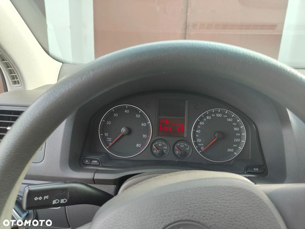 Volkswagen Golf - 10