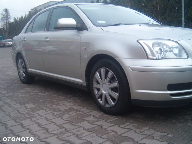 Toyota Avensis - 4