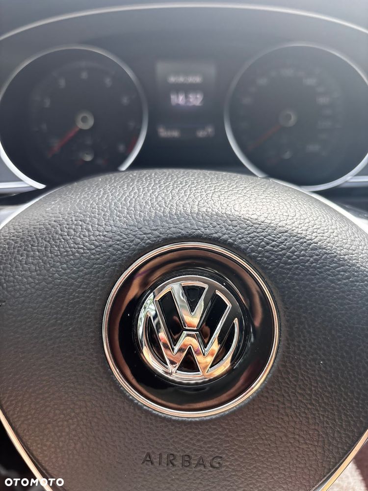 Volkswagen Passat - 10