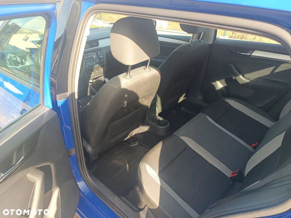 Skoda RAPID 1.6 TDI DPF Ambition - 17