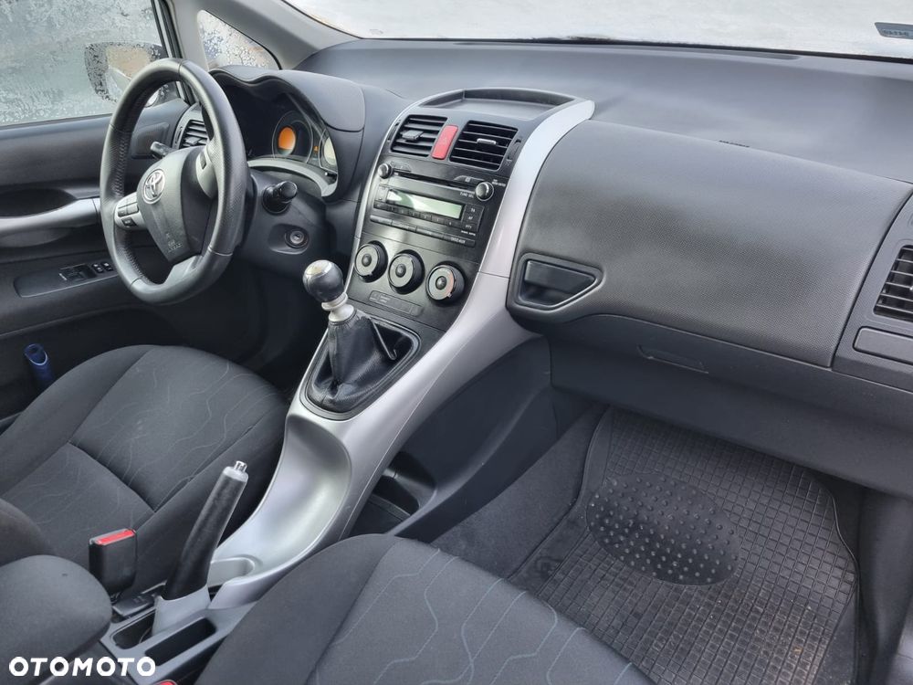 Toyota Auris 1.33 VVT-i Life Comfort - 8