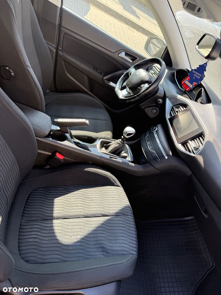 Peugeot 308 - 1