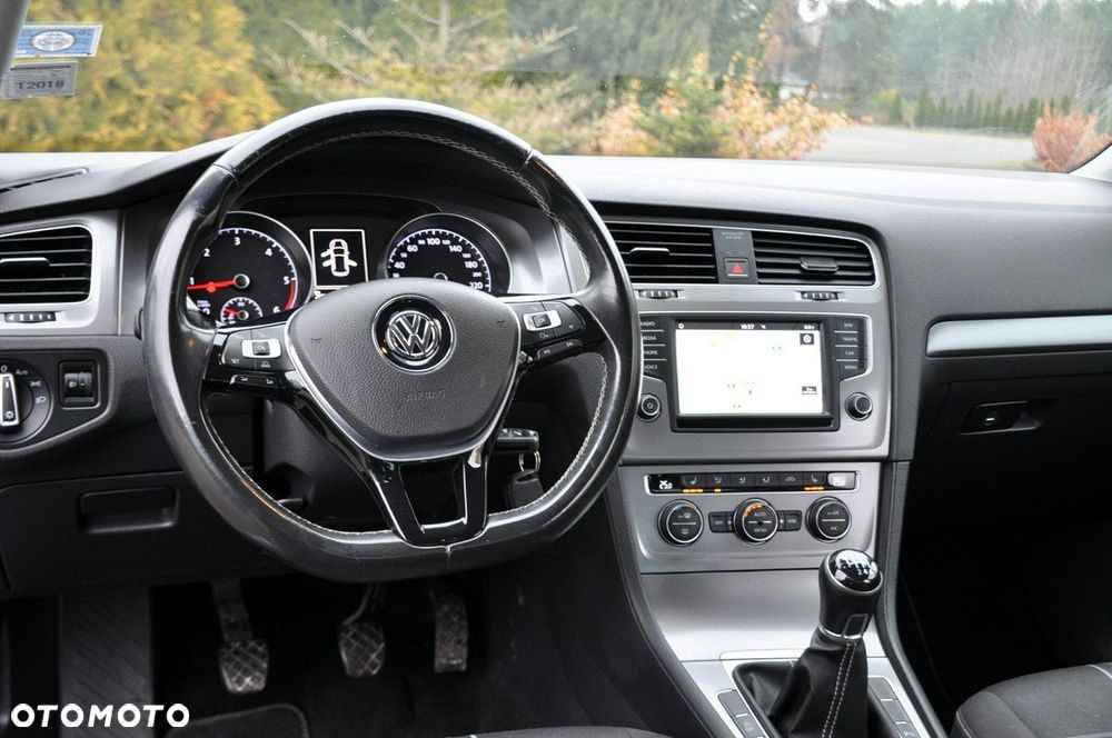 Volkswagen Golf - 30