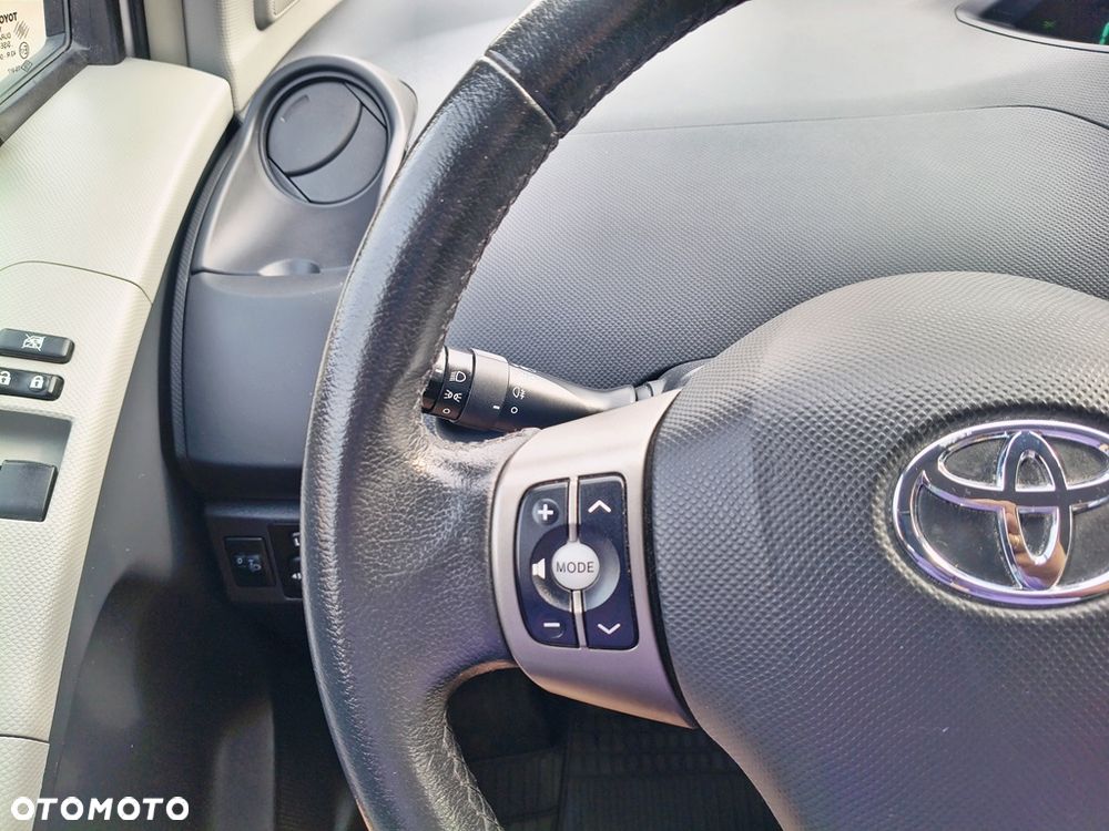 Toyota Yaris 1.33 VVT-i Life - 30