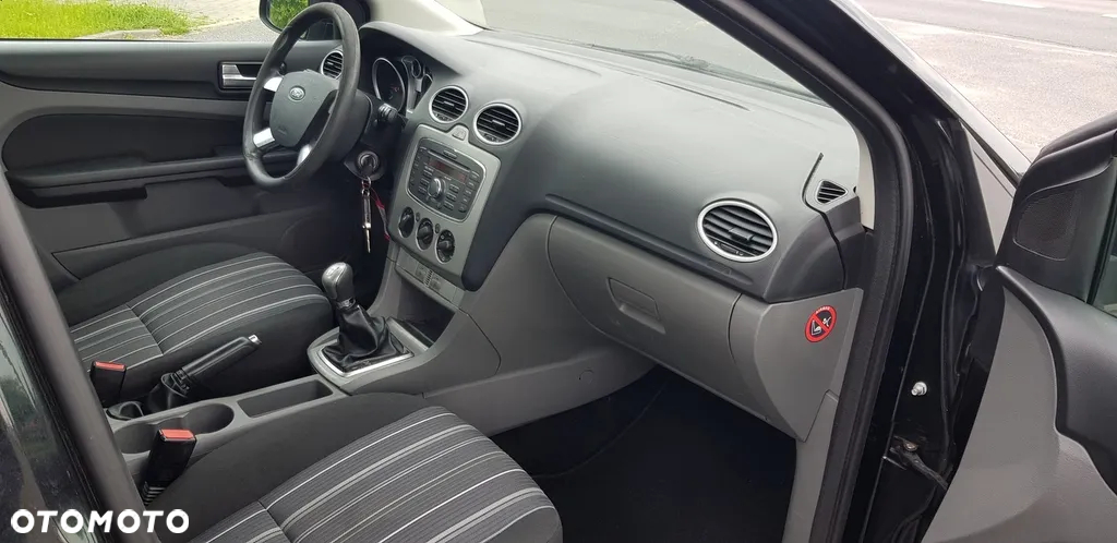 Ford Focus 1.6 TDCi DPF Titanium - 16