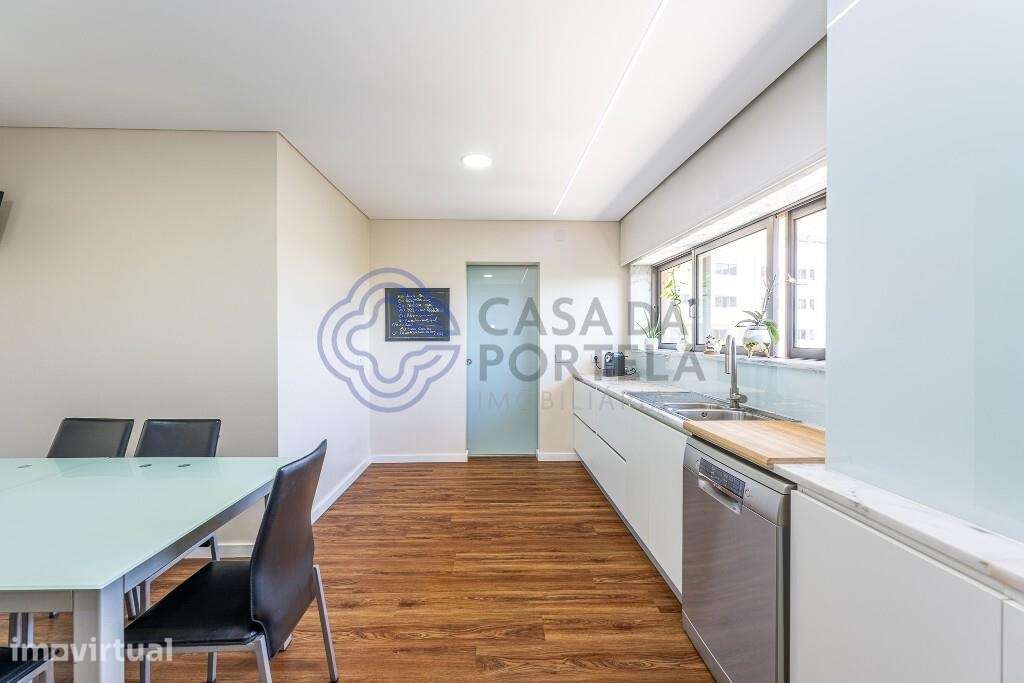 venda de apartamento T4 com dois lugares de garagem  e arrumos entrada - Grande imagem: 5/35