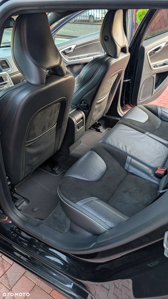 Volvo V60 D4 Drive-E R-Design Kinetic - 30