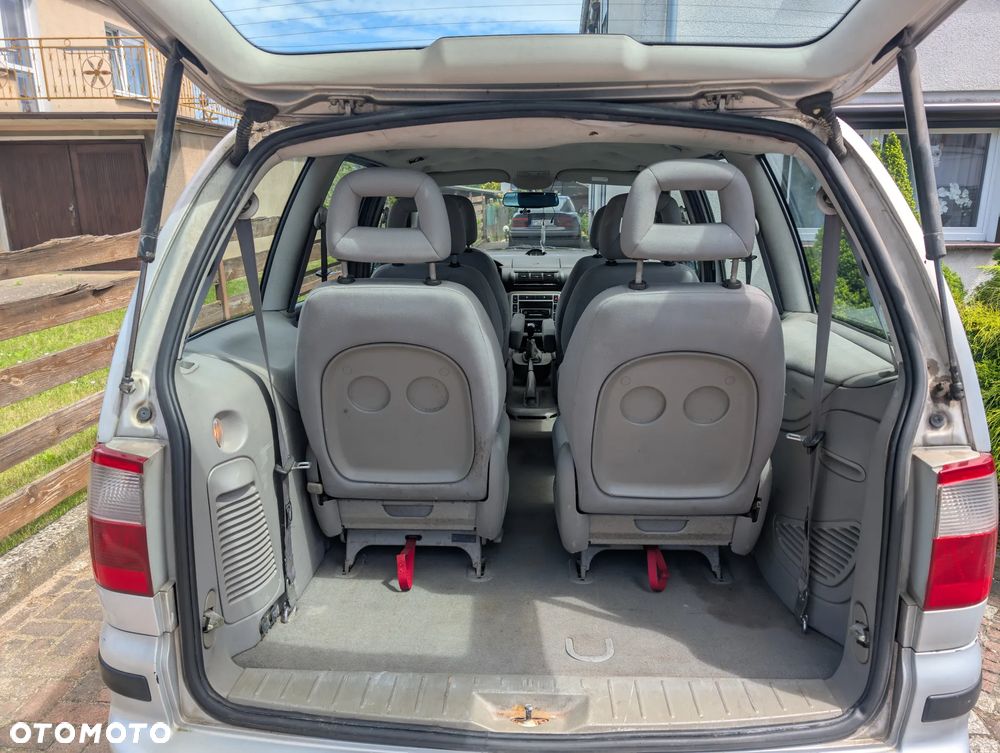 Ford Galaxy 2.0 - 9