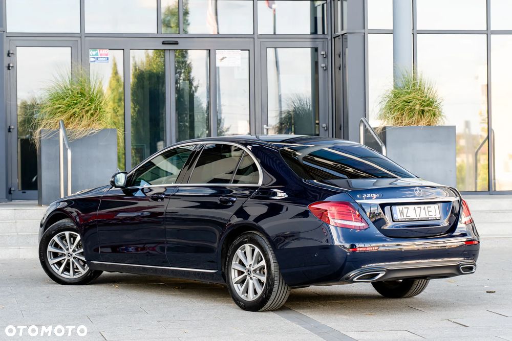 Mercedes-Benz Klasa E 220 d 9G-TRONIC - 11