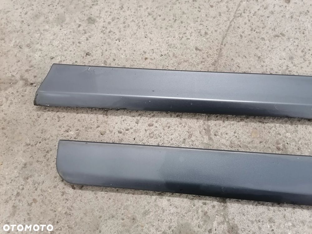 Listwa Dolna Drzwi LX7Z Lewa/Prawa Przód Audi A4 B7 - 2