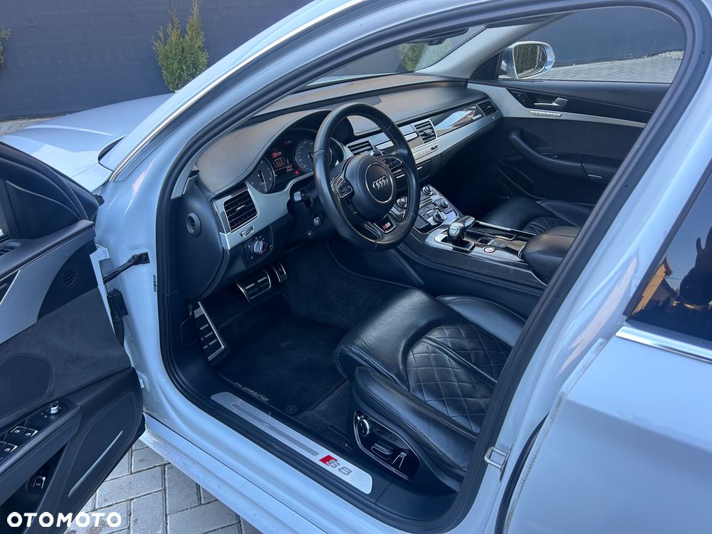 Audi S8 Plus 4.0 TFSI Quattro - 16