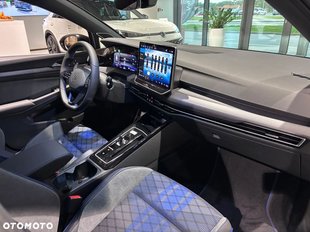 Volkswagen Golf - 23