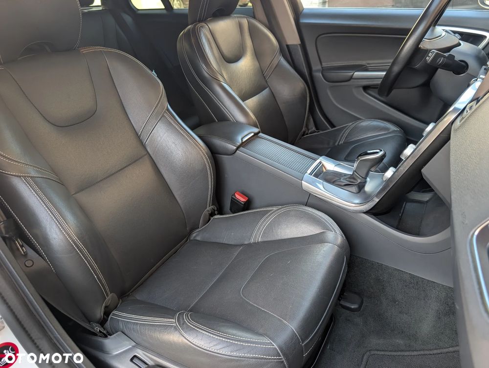 Volvo V60 D3 Geartronic Summum - 23