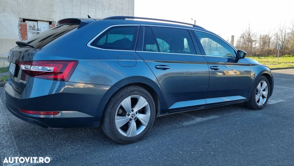 Skoda Superb 2.0 TDI DSG Ambition - 5