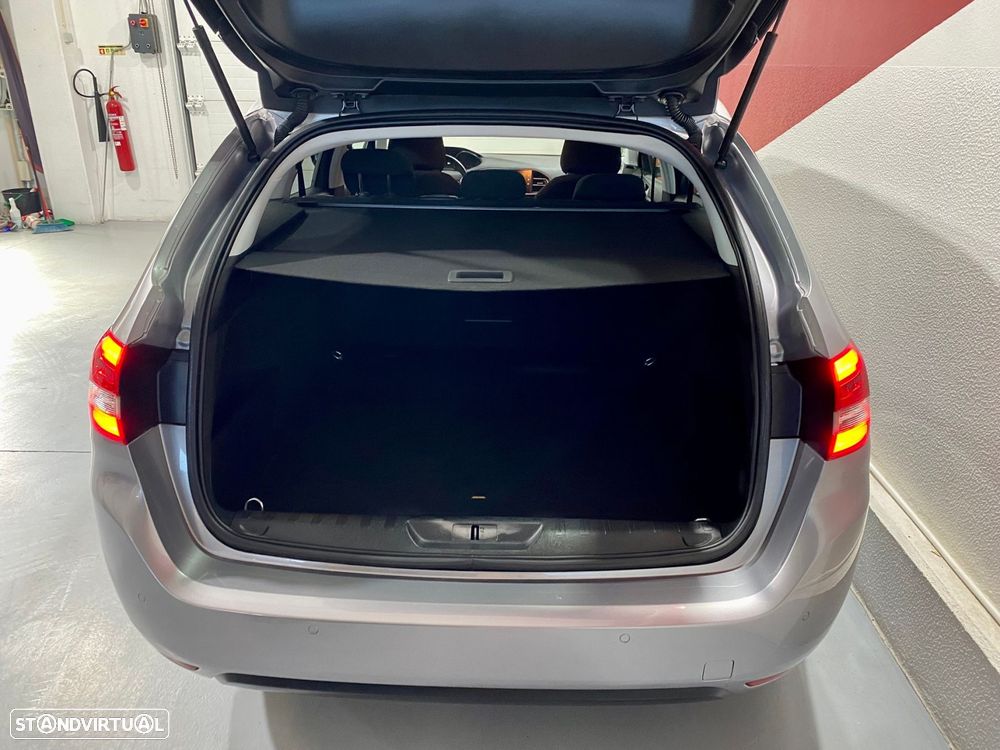 Peugeot 308 SW 1.5 BlueHDi Style - 33