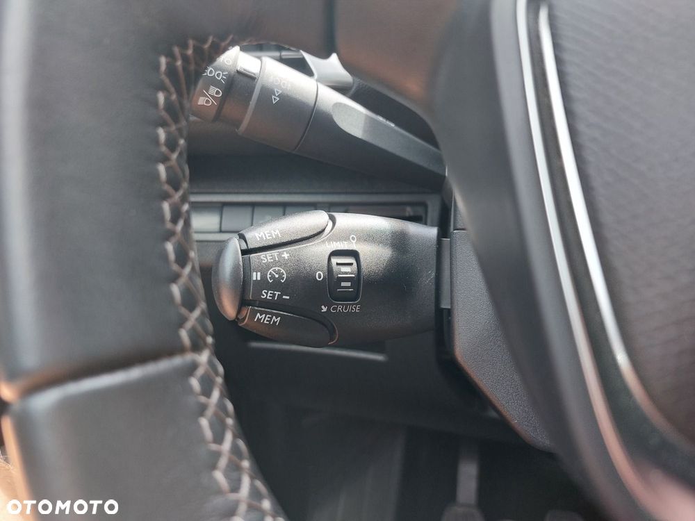 Peugeot 3008 1.2 PureTech Access S&S - 21