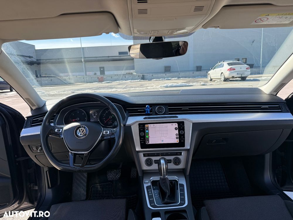 Volkswagen Passat 2.0 TDI DSG Comfortline - 9