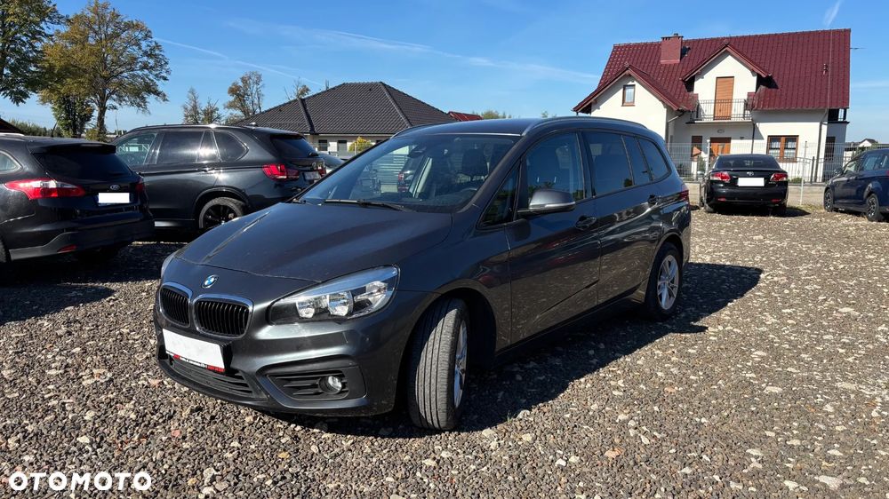 BMW Seria 2 218d - 23
