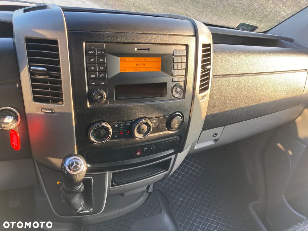 Mercedes-Benz Sprinter - 8