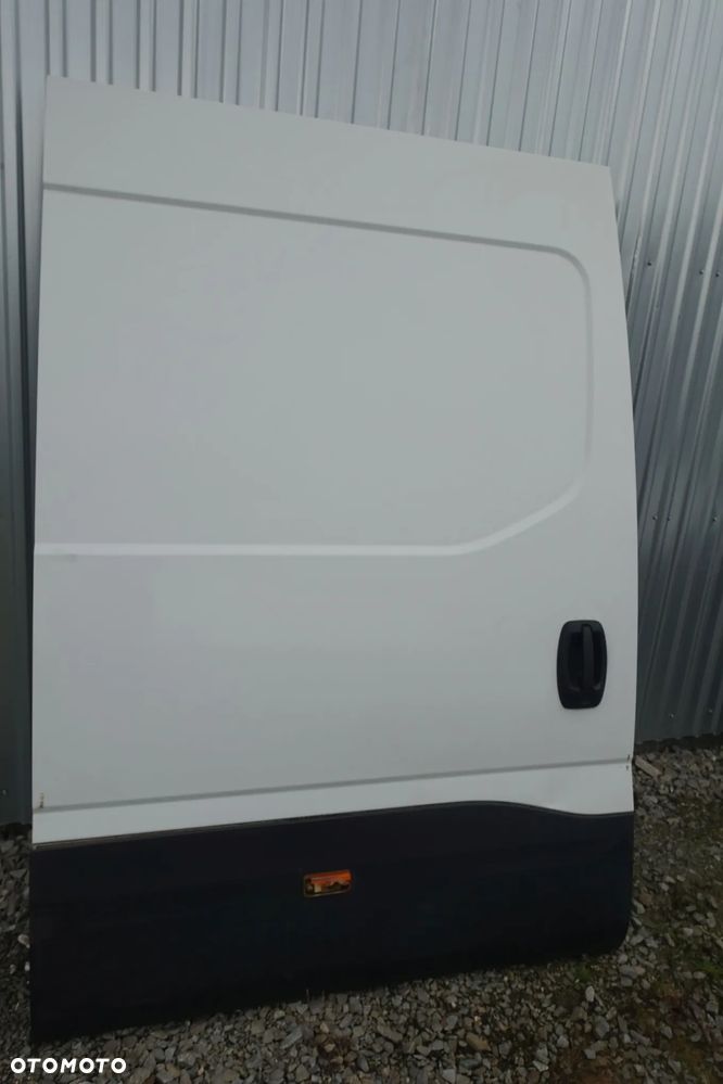 DRZWI PRZESUWNE IVECO DAILY 17r.