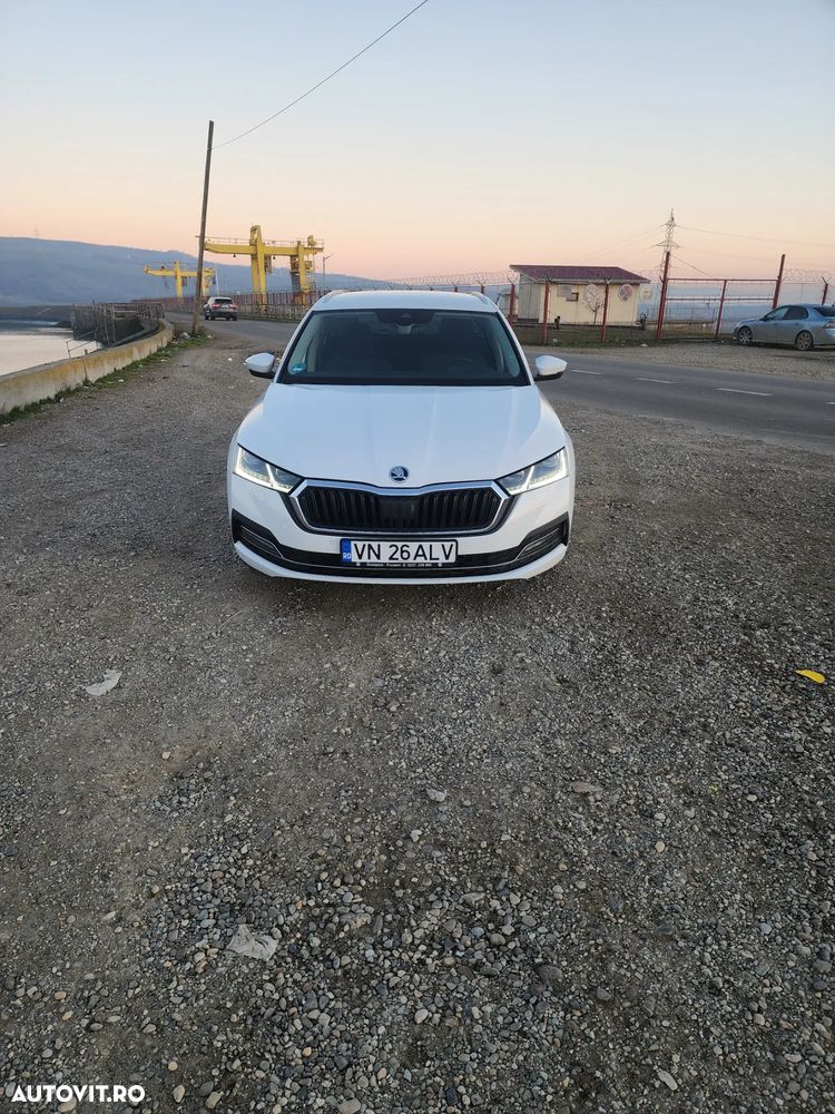 Skoda Octavia 2.0 TDI STYLE DSG - 4