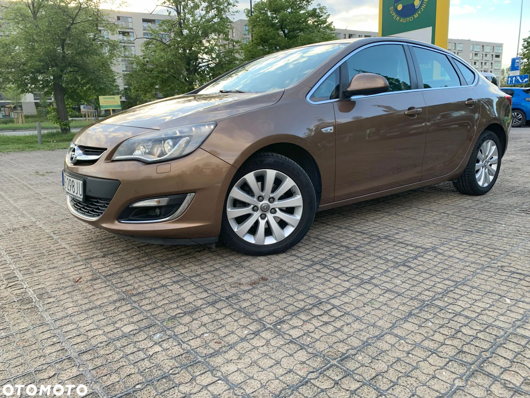 Opel Astra IV 1.6 CDTI Executive - 1