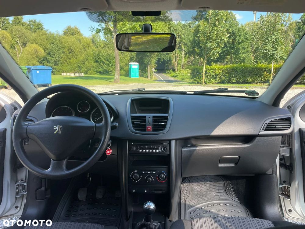 Peugeot 207 1.4 Trendy - 11