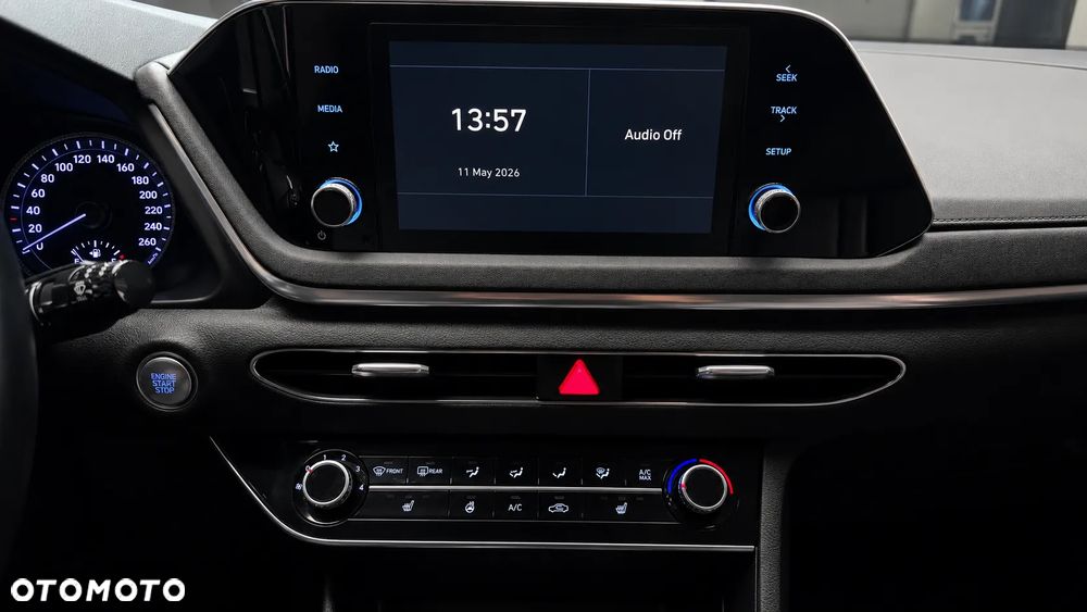 Hyundai Sonata - 16