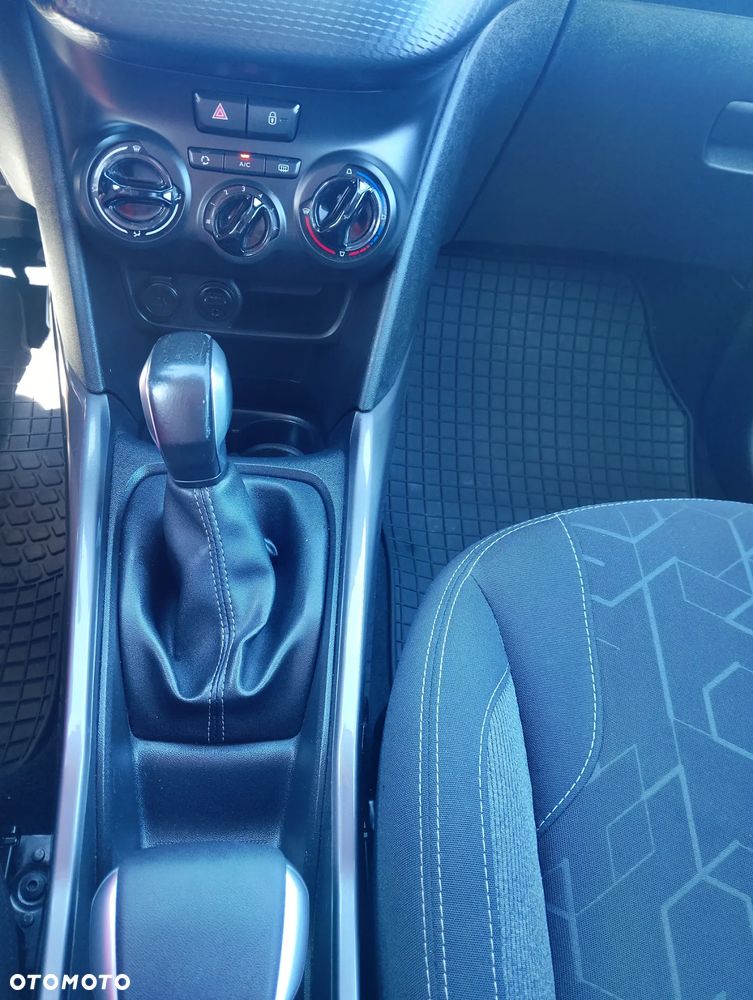 Peugeot 2008 1.2 Pure Tech Style S&S - 17